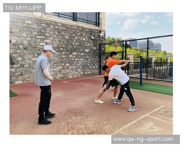 如何巧妙编织足球网兜技巧与步骤详解分享